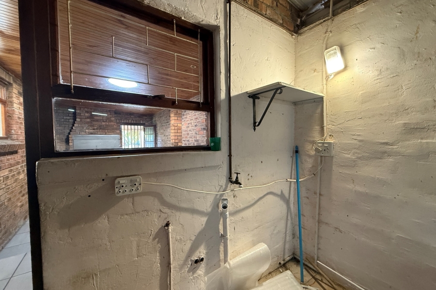 To Let 2 Bedroom Property for Rent in Oakglen Western Cape